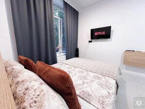 1 bedroom, iron/ironing board, WiFi