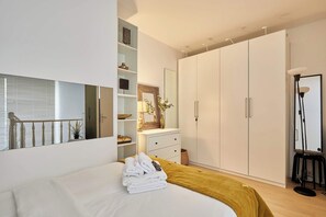 Apartment | 1 bedroom, iron/ironing board, bed sheets - Duplex Private Garden Heart 15 Paris District (Paris)