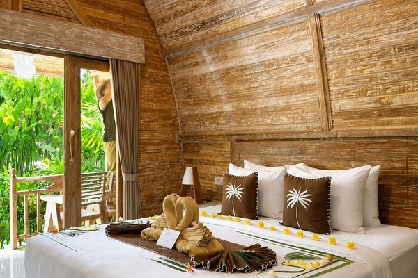 Comfort Double Room, Pool View | Desk, free WiFi
