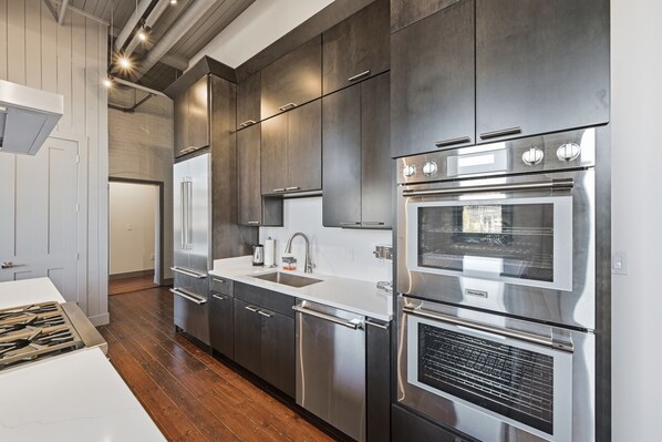 Microwave, oven, stovetop, dishwasher