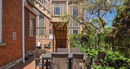 Stylish 12 BD |24 Guests| Next to DT| Free Parking