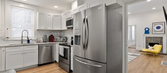 Stylish 12 BD |24 Guests| Next to DT| Free Parking