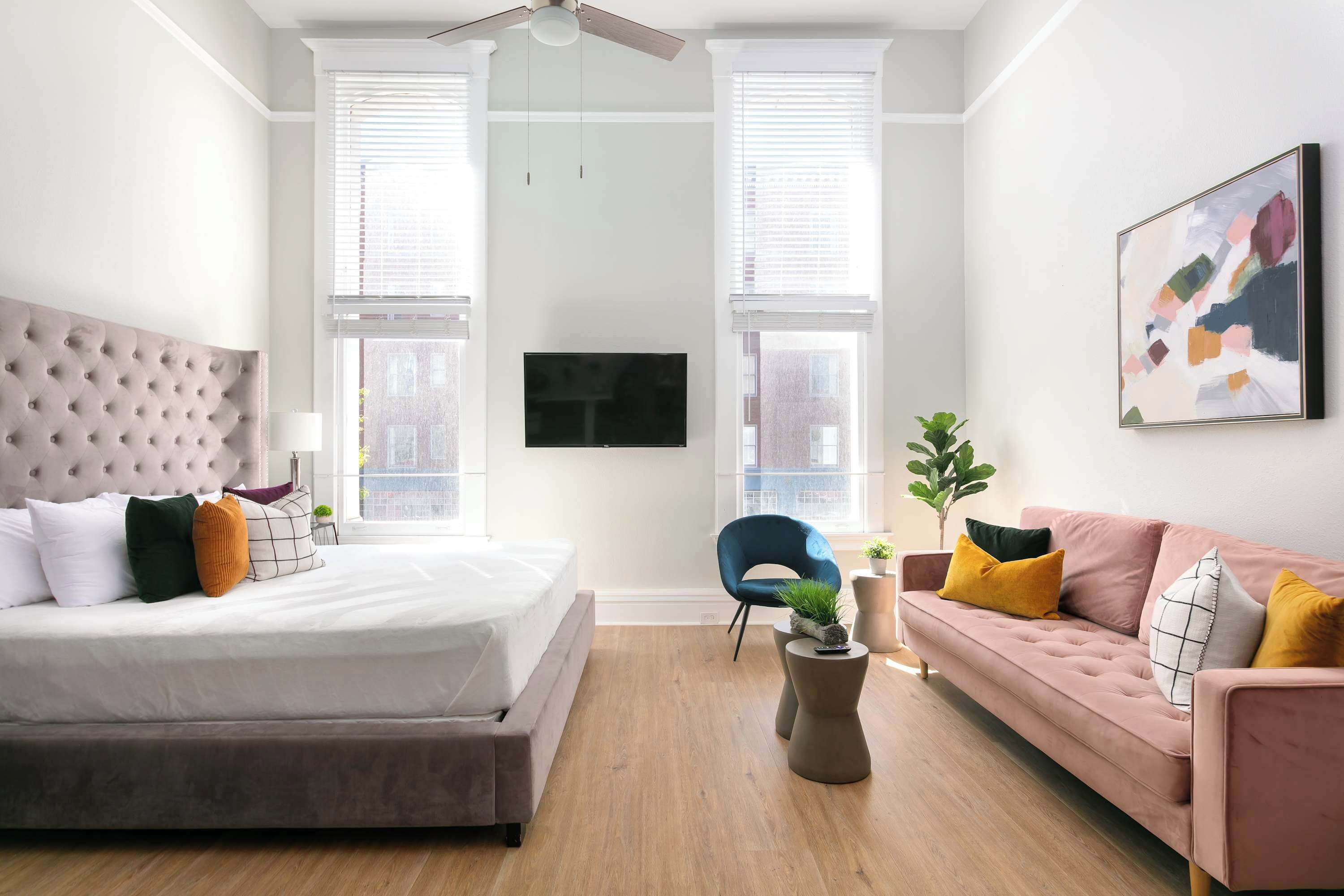 2 slaapkamers, een strijkplank/strijkijzer, wifi, beddengoed