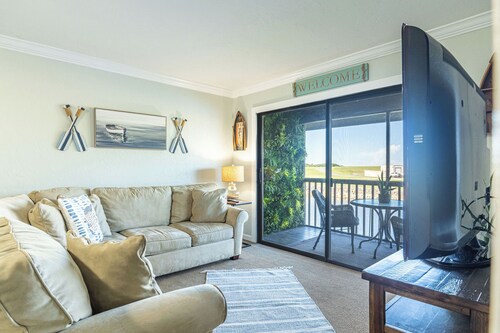 Bass & Sun Apt in Clewiston 2 Bed-2 Bath-4 PPL-Heater-Pool,BBQ & Boat Parking