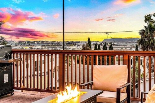 Close to Airport | Walk to Restaurants