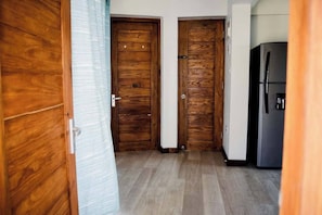 Estúdio, vários quartos, sacada, vista para o jardim | Parte interna