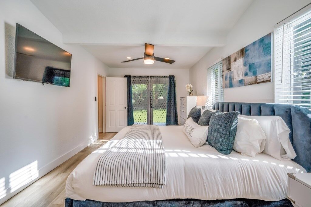 4 habitaciones, tabla de planchar con plancha, cuna de viaje y wifi 