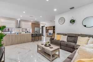 TV, table football - NEW! Fox Sonata Downtown Pool House (Fort Lauderdale)