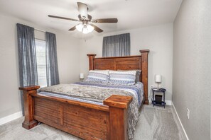 4 bedrooms, iron/ironing board, free WiFi, bed sheets - Charming 4-bedroom house in Thackerville (Thackerville)