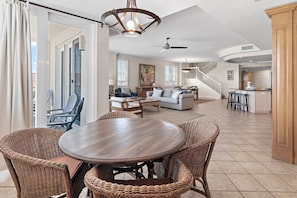 Interior - 🏖️Beachfront-Pool+Hot Tub-Inn at Crystal Beach 611🏖️ (Destin)