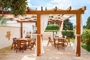 Outdoor dining - Apartment 'Monolocale' with Lake View, Wi-Fi and Air Conditioning (Otranto)