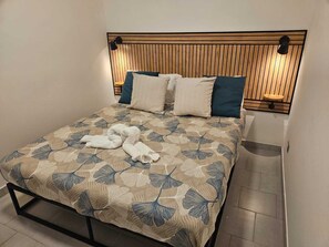 2 bedrooms, bed sheets