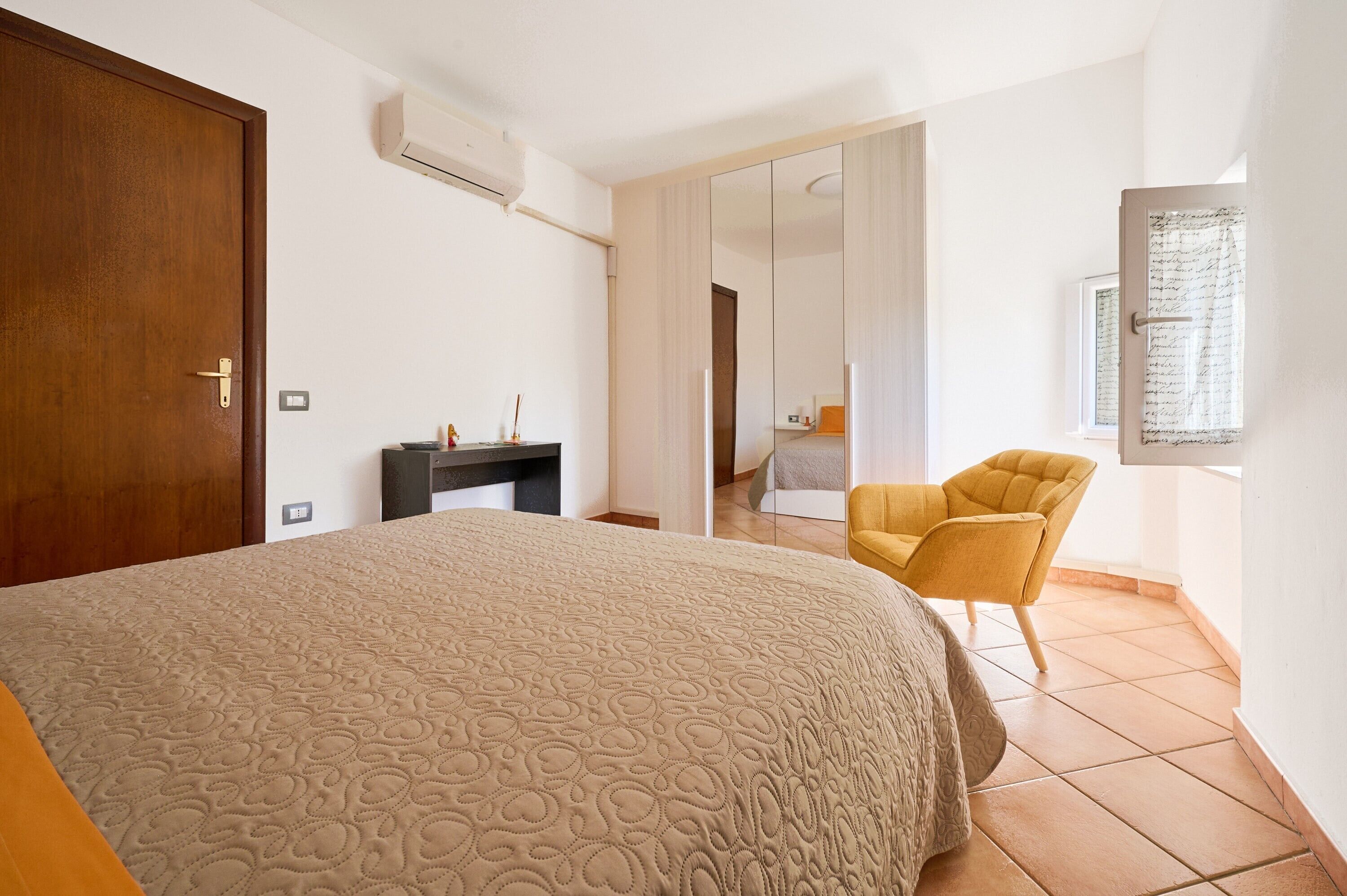 2 室のベッドルーム、デスク、アイロン / アイロン台、WiFi