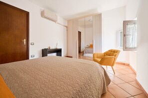 2 bedrooms, iron/ironing board, WiFi, bed sheets - "The House of Simba" in Piombino (Piombino)