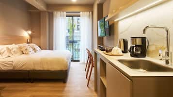 1 bedroom, desk, WiFi, bed sheets