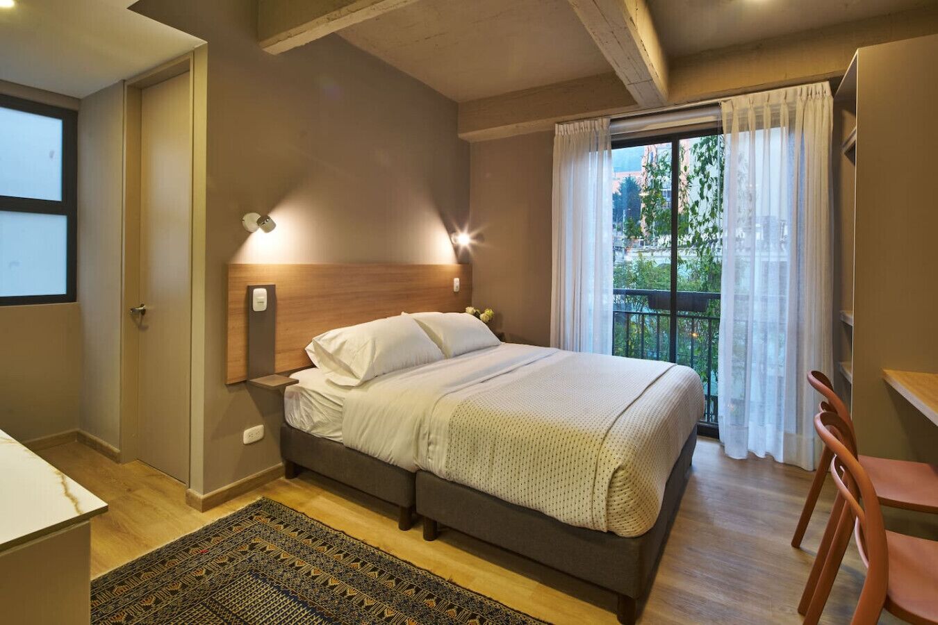 1 bedroom, desk, free WiFi, bed sheets