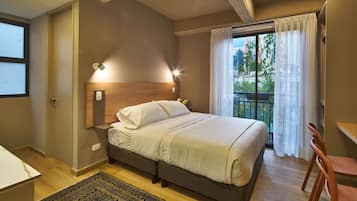 1 bedroom, desk, free WiFi, bed sheets