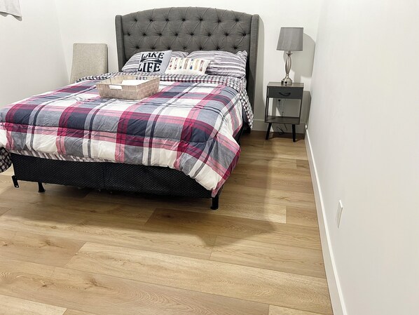 2 chambres, fer et planche à repasser, Wi-Fi gratuit, draps fournis