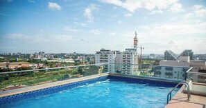 Pool - Studio Apartment at Oasis Park Residences (Accra)