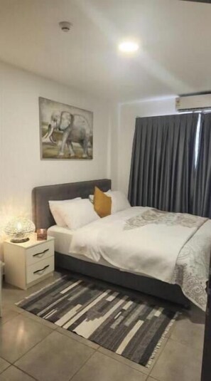 2 bedrooms, internet, bed sheets - Studio Apartment at Oasis Park Residences (Accra)