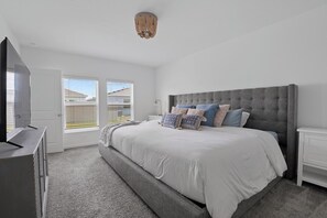 4 bedrooms, iron/ironing board, WiFi, bed sheets