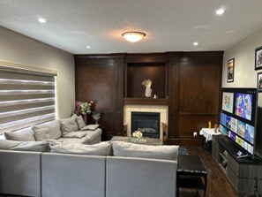 Interior - Spacious 4BR Retreat- Perfect for Families & Groups! (Airdrie)