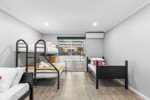 4 bedrooms, desk, iron/ironing board, free WiFi