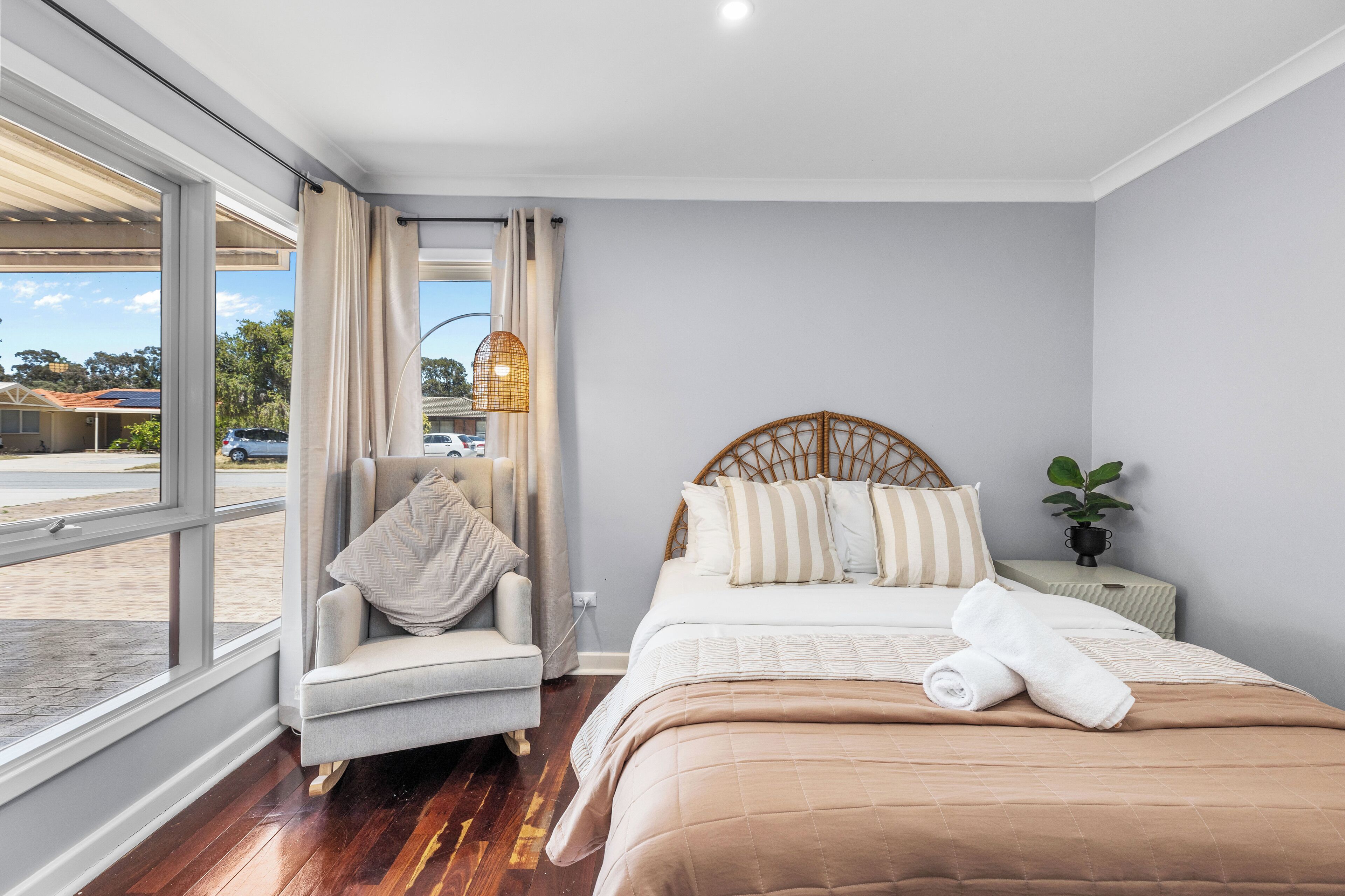 4 bedrooms, desk, iron/ironing board, free WiFi