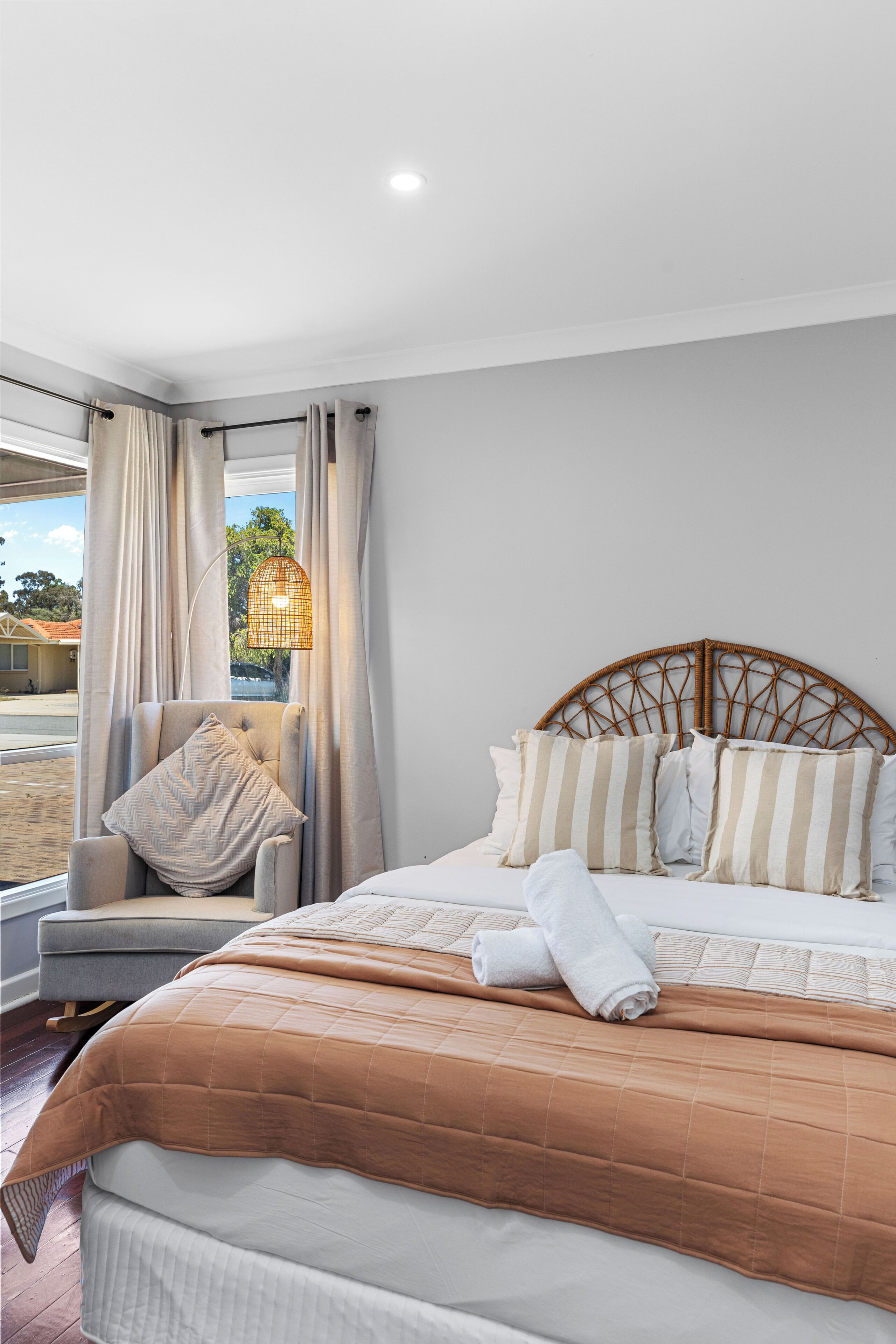 4 bedrooms, desk, iron/ironing board, free WiFi