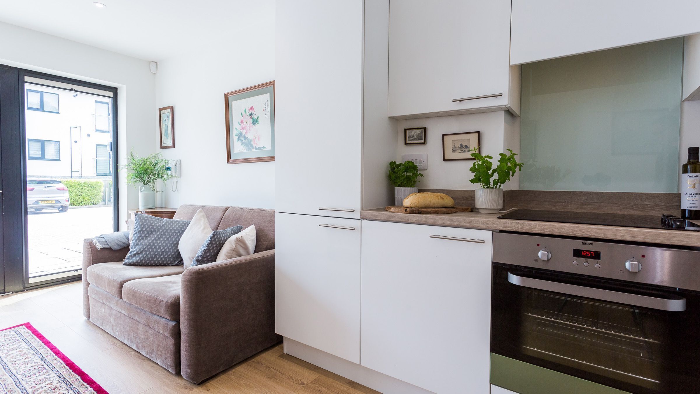 Fridge, microwave, oven, coffee/tea maker