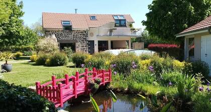 Gßte 'Des Taravelles' avec piscine privée, terrasse privée et Wi-Fi
