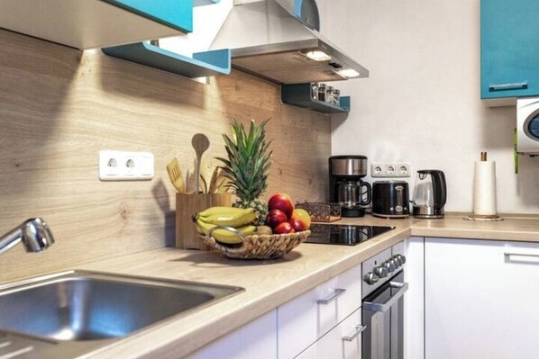 Microwave, stovetop, dishwasher