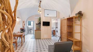 2 Schlafzimmer, BĂŒgeleisen/BĂŒgelbrett, WLAN, BettwĂ€sche