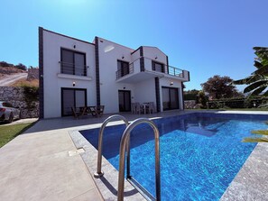 Pool - Meşelik Göl Manzaralı Full Müstakil havuzlu villa (Meşelik)