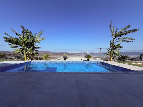 Pool. Meşelik Göl Manzaralı Full Müstakil havuzlu villa
