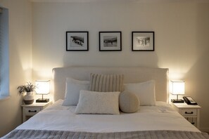 Iron/ironing board, free WiFi, bed sheets - Whistler Vill Studio w/Pool, Gym, Sauna & Hot tub. Steps to Whistler Mountain! (Whistler)