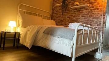 Double Room A, Patio, Courtyard View | WiFi (無料)