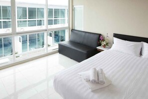 Deluxe Double Room | Free WiFi, bed sheets
