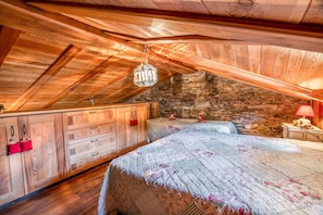 1 bedroom, bed sheets