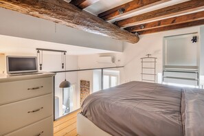 1 chambre, fer et planche à repasser, Wi-Fi gratuit, draps fournis