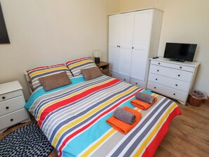 3 habitaciones, decoración personalizada y muebles diferentes 