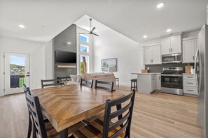 Dining - Lake Retreat | Poolside, Dock & 2 Living Spaces (Reeds Spring)