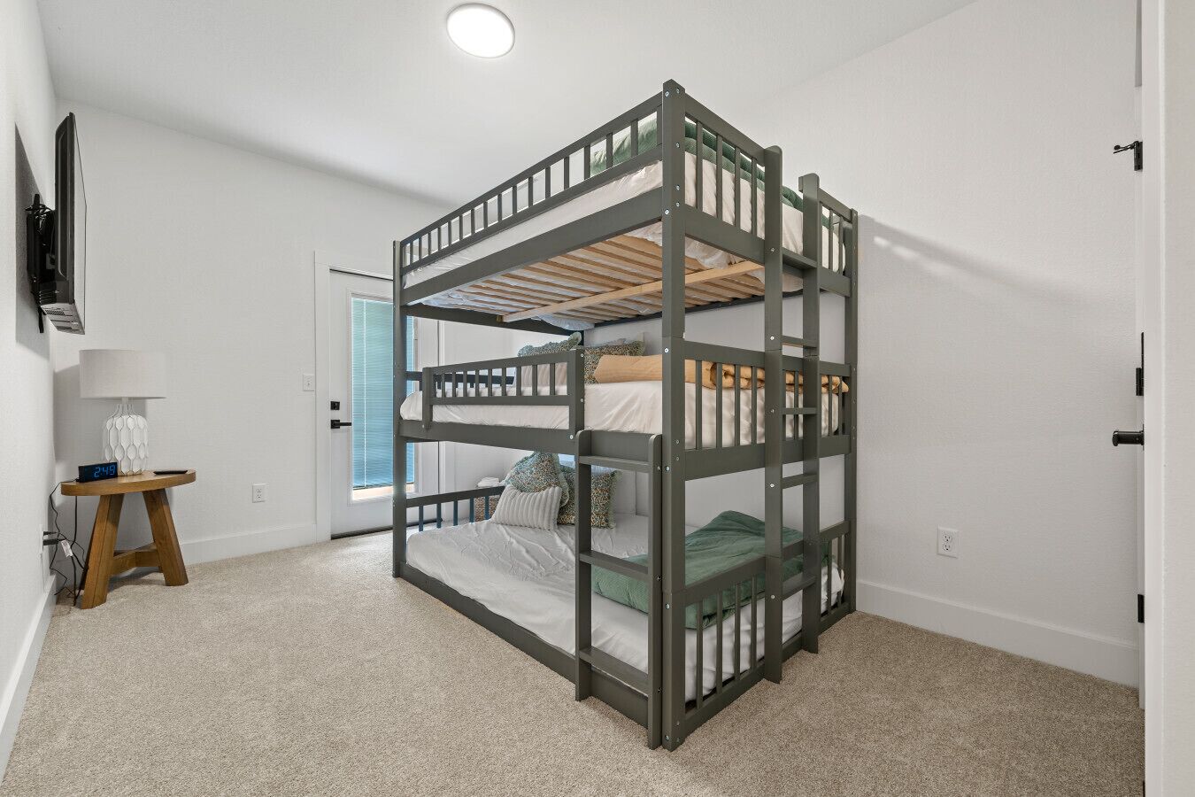 3 soveværelser, skrivebord, strygejern/strygebræt, weekendseng