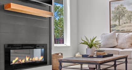 Lake Retreat | Poolside, Dock & 2 Living Spaces