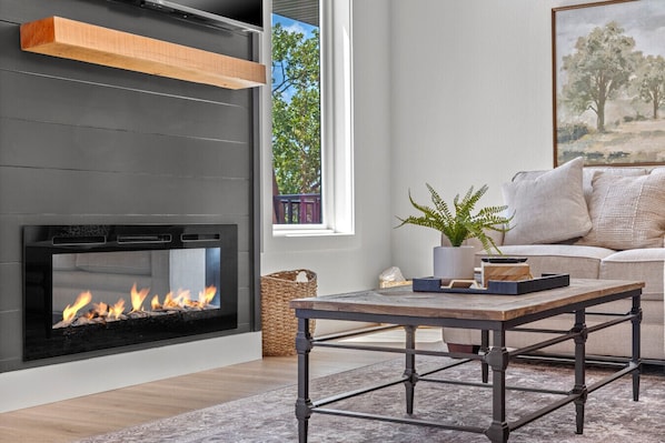Smart TV y chimenea