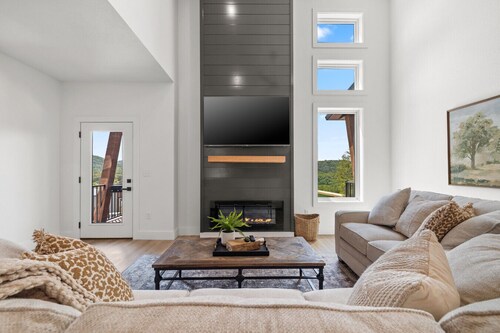 Lake Retreat | Poolside, Dock & 2 Living Spaces