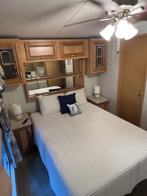 3 bedrooms, WiFi, bed sheets - Cottage at Point Sebago Beach & Golf Resort (Casco)