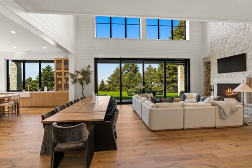 Resolute Ridge: Peak Lodge