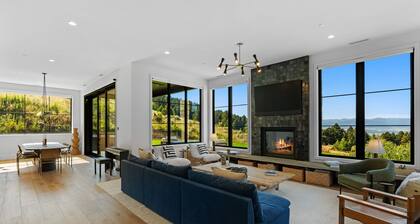Resolute Ridge Meadow House