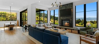 Resolute Ridge Meadow House